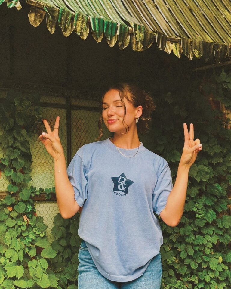 Instagram post from dznd.n.cnfzd. This post is in position 6.