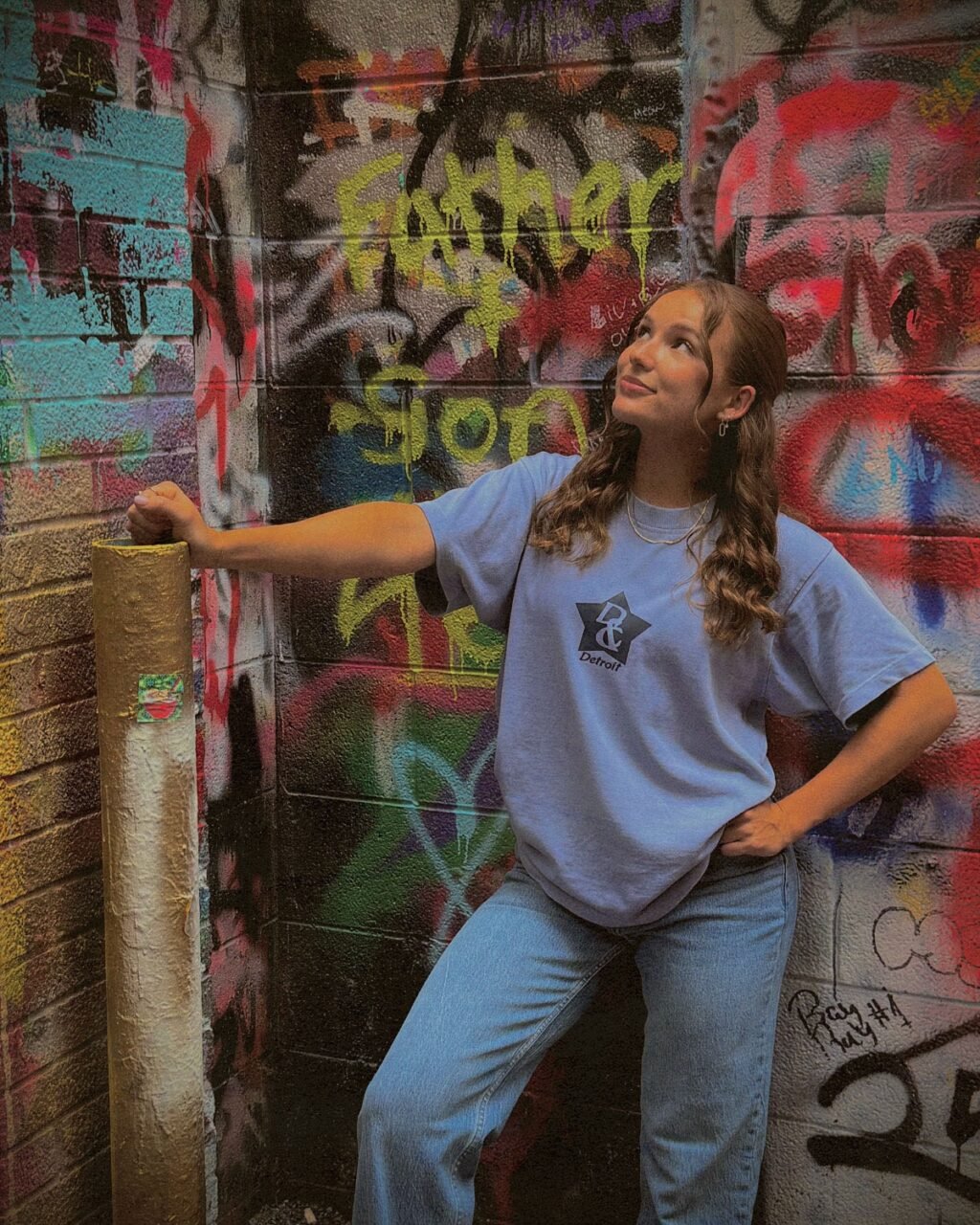 Instagram post from dznd.n.cnfzd. This post is in position 2.