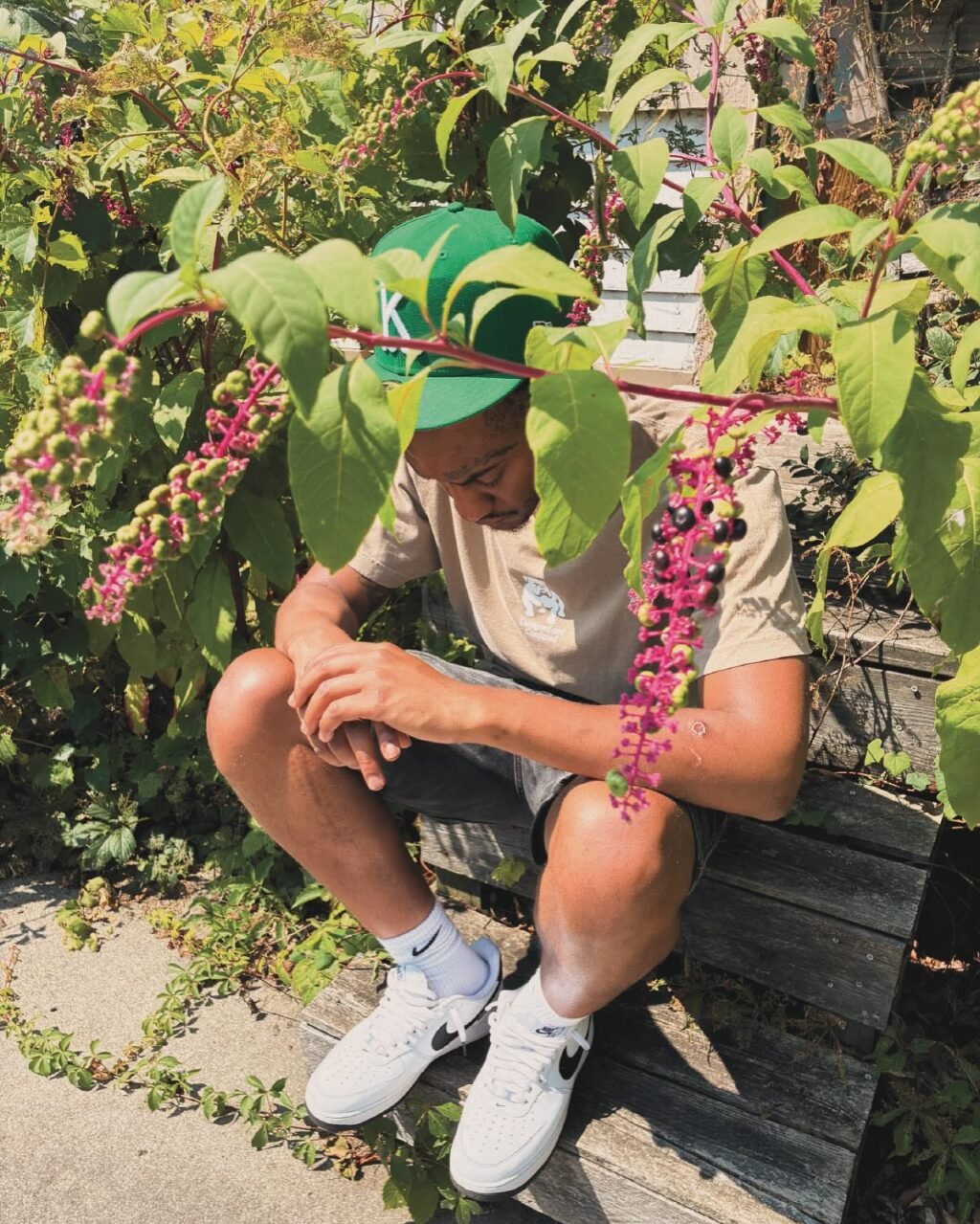 Instagram post from dznd.n.0_0. This post is in position 3.